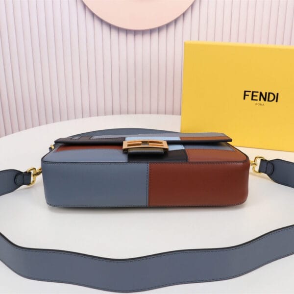 Fendi Baguette(high-end grade) Medium grey - Image 5