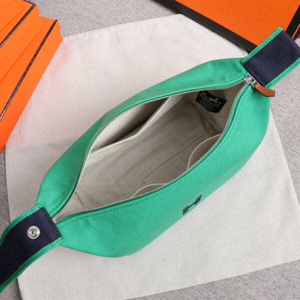 Hermes toiletery bag Green - Image 8